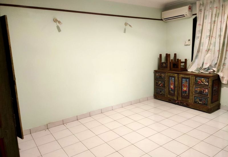 KGSAAS Golf Club, Seksyen 13