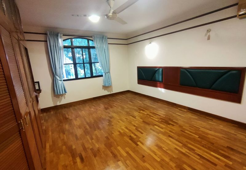 KGSAAS Golf Club, Seksyen 13