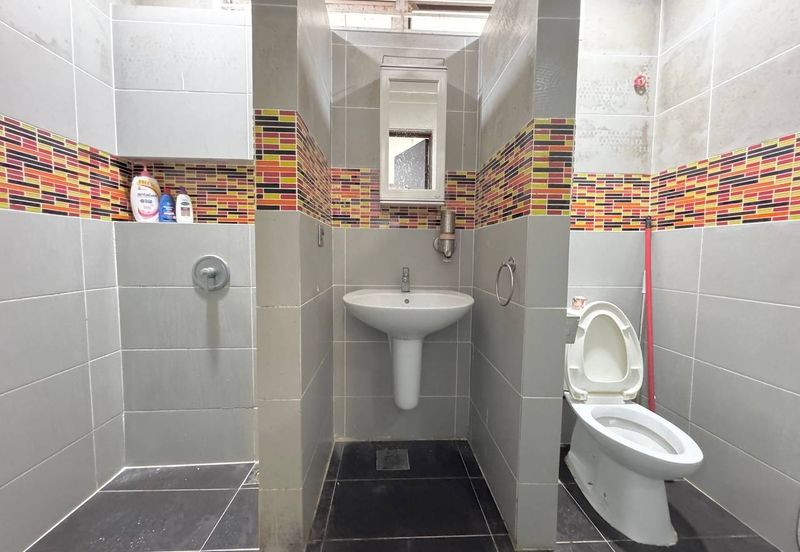 Persiaran Puncak Alam 1 