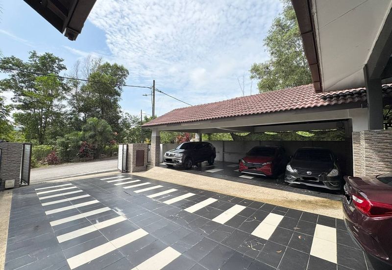 Persiaran Puncak Alam 1 