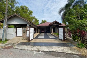 Persiaran Puncak Alam 1 