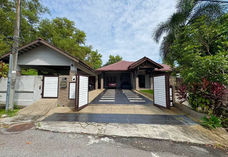 Persiaran Puncak Alam 1 