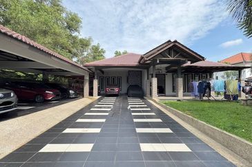 Persiaran Puncak Alam 1 