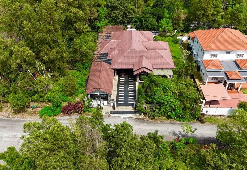 Persiaran Puncak Alam 1 