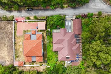 Persiaran Puncak Alam 1 