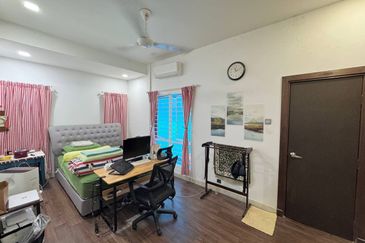 Persiaran Puncak Alam 1 