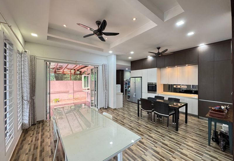 Persiaran Puncak Alam 1 