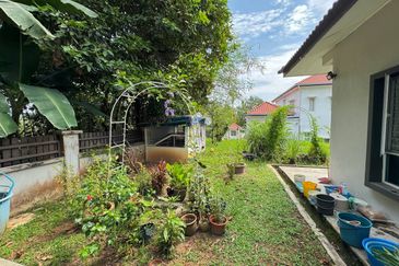 Persiaran Puncak Alam 1 