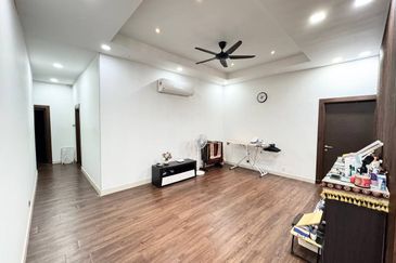 Persiaran Puncak Alam 1 