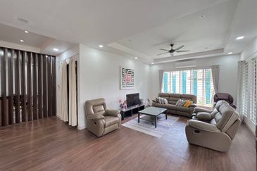 Persiaran Puncak Alam 1 