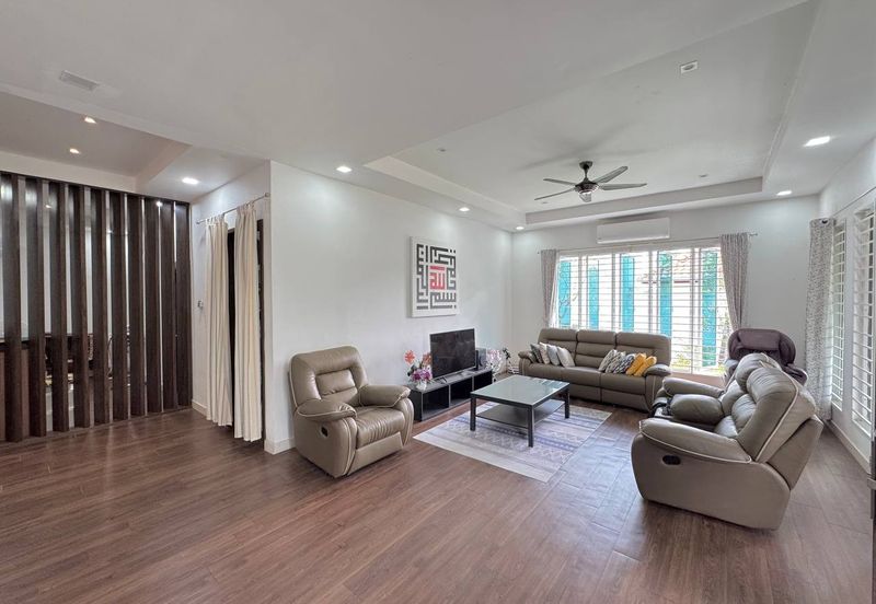 Persiaran Puncak Alam 1 