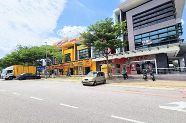 E-Boulevard, Denai Alam