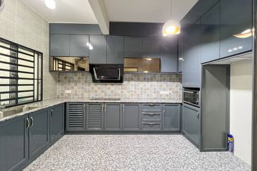 SEREMBAN 2 HEIGHT (LABU)