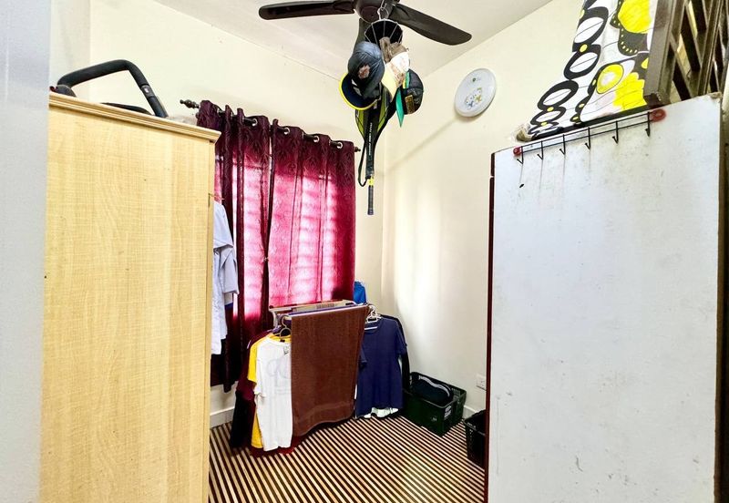 Jalan Timur @ Bandar Baru Enstek