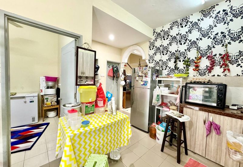 Jalan Timur @ Bandar Baru Enstek