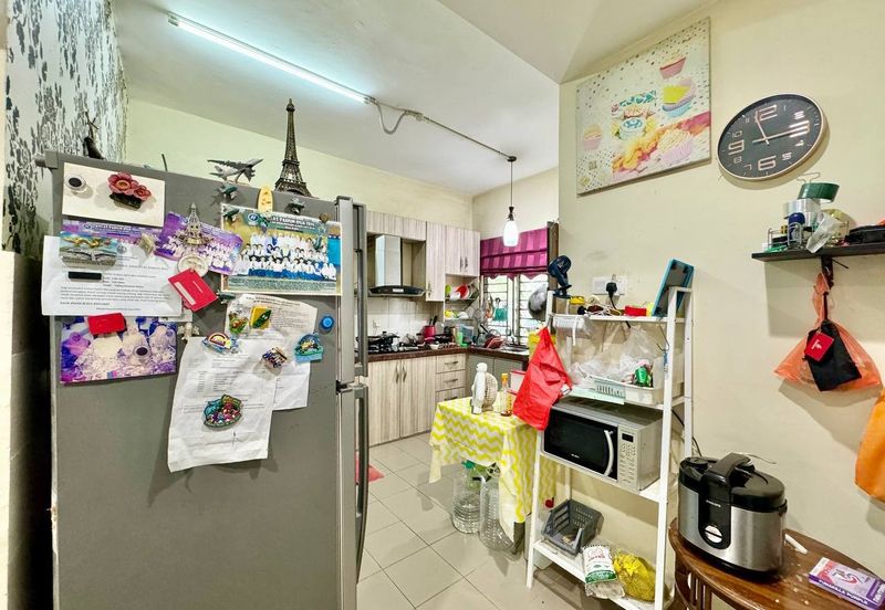 Jalan Timur @ Bandar Baru Enstek