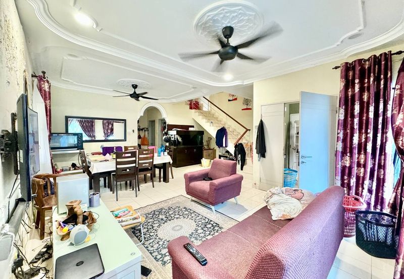 Jalan Timur @ Bandar Baru Enstek