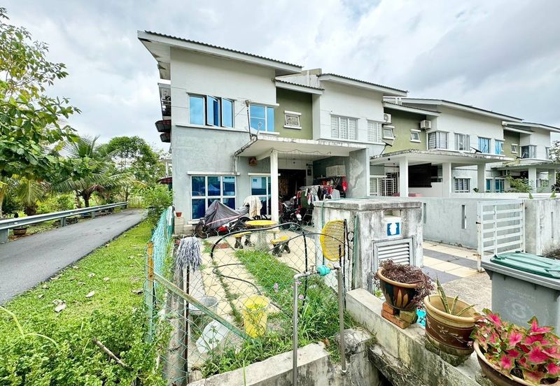 Jalan Timur @ Bandar Baru Enstek