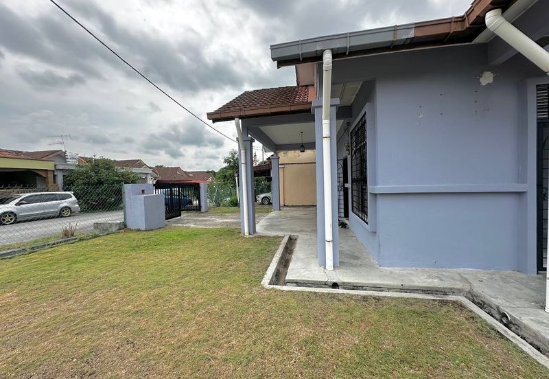 Taman Desa Pinggiran Bayu