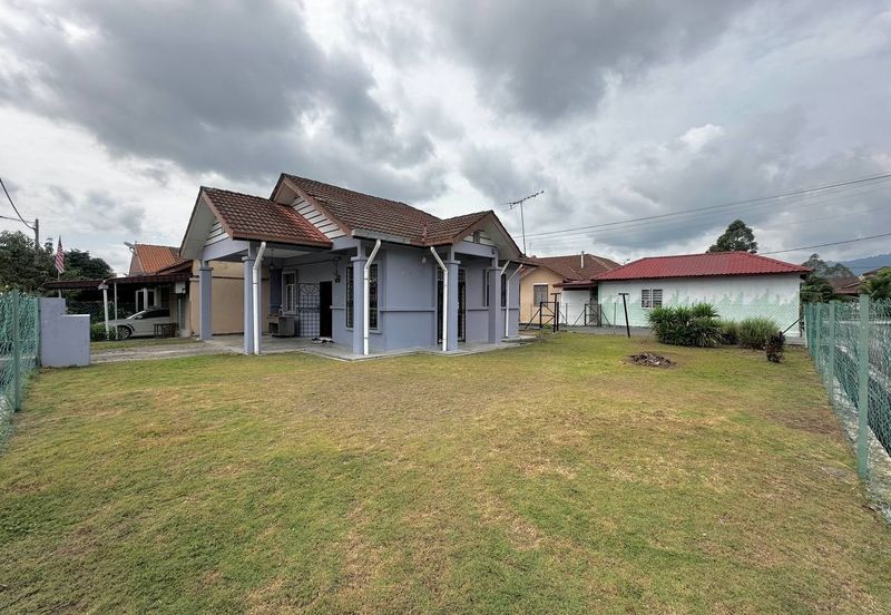 Taman Desa Pinggiran Bayu