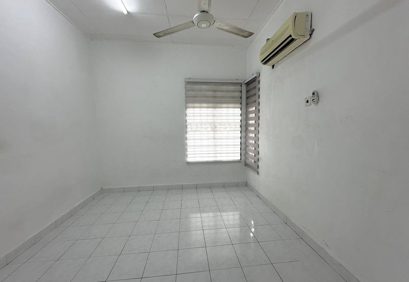 Taman Desa Pinggiran Bayu