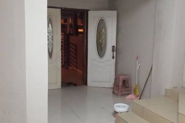 Persiaran Puncak Alam 1 