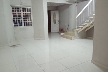 Persiaran Puncak Alam 1 