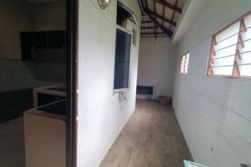 Desa Pinggiran Putra