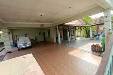 Desa Pinggiran Putra