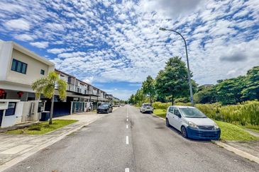 Jalan Setia Permai U13/42M