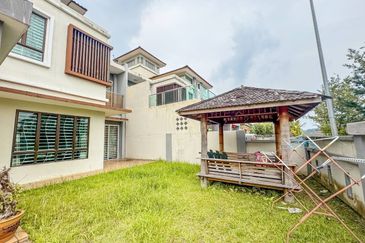 Perdana College Heights