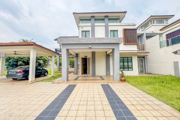 Perdana College Heights