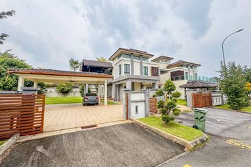 Perdana College Heights