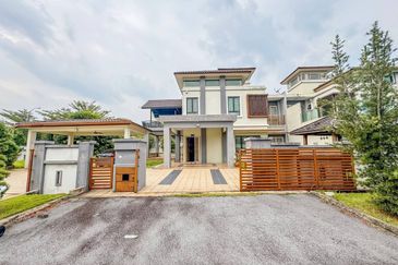 Perdana College Heights