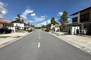 Setia Warisan Tropika (Belladonna)