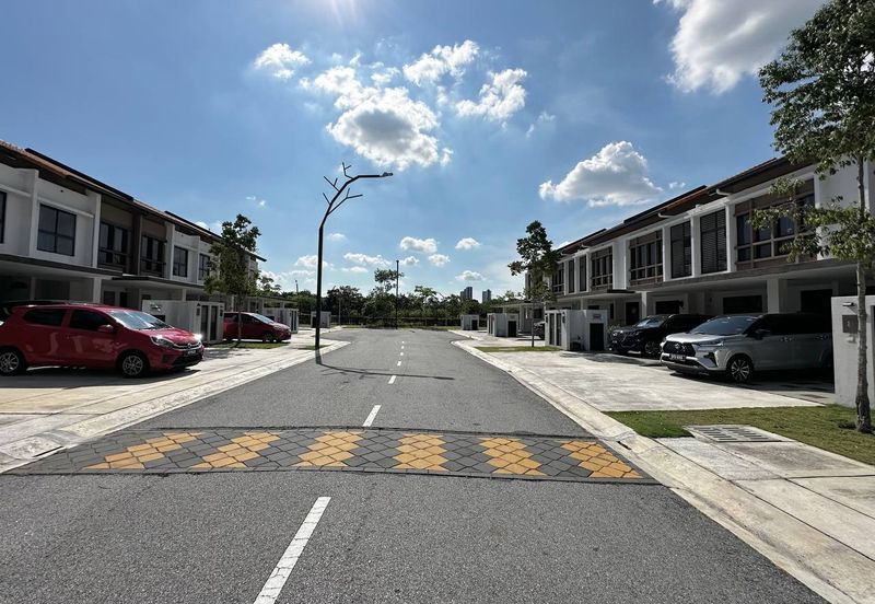 Setia Warisan Tropika (Belladonna)