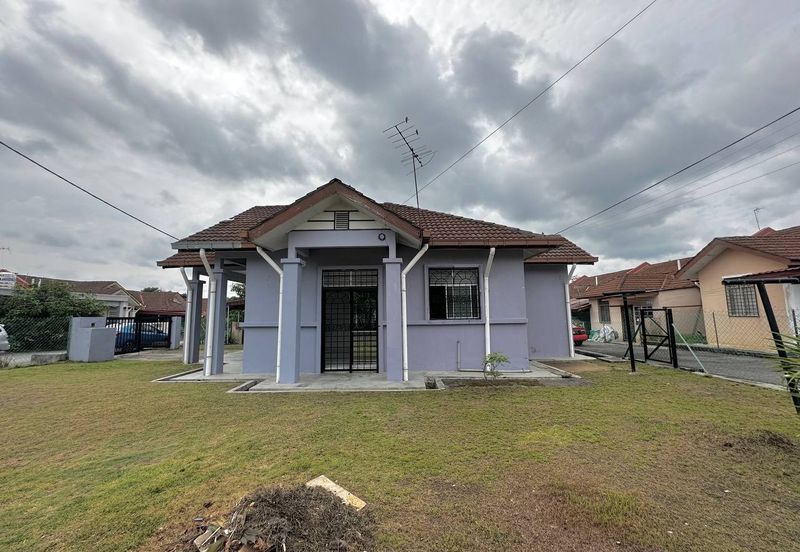 Taman Desa Pinggiran Bayu