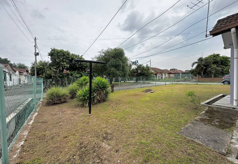 Taman Desa Pinggiran Bayu