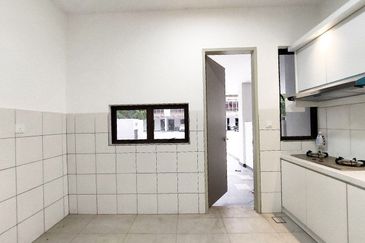 Setia Warisan Tropika (Belladonna)