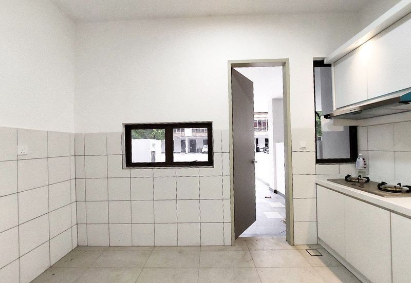 Setia Warisan Tropika (Belladonna)