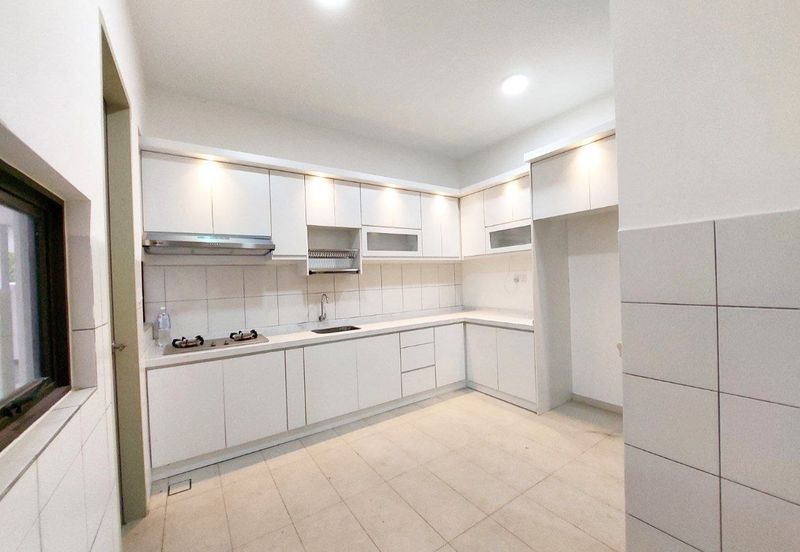 Setia Warisan Tropika (Belladonna)