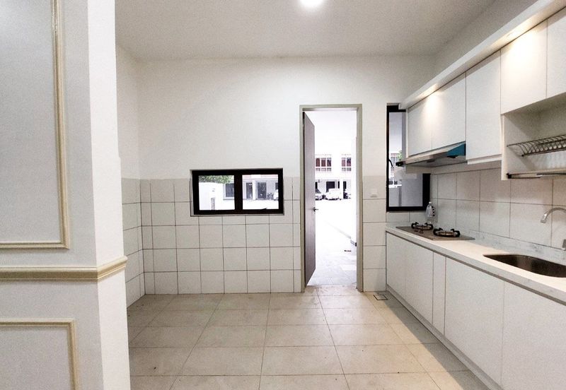 Setia Warisan Tropika (Belladonna)