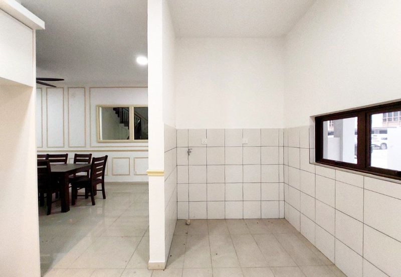 Setia Warisan Tropika (Belladonna)