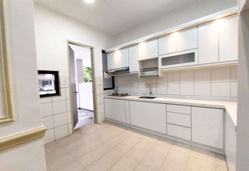 Setia Warisan Tropika (Belladonna)