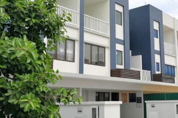 Ayden Townhouse Warisan Puteri