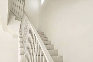 M Senyumia Salak Tinggi