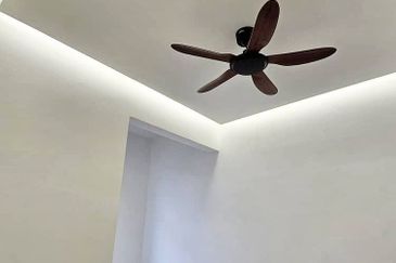 M Senyumia Salak Tinggi