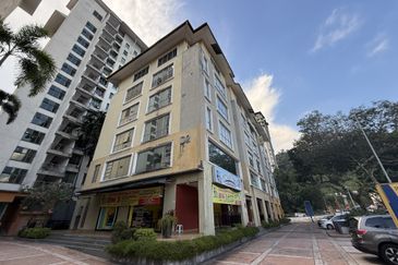 Ritze Perdana Business Center