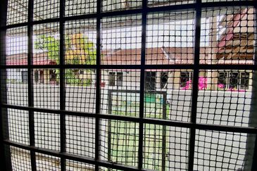 TAMAN INTAN PERDANA (PKN. TELUK KEMANG)