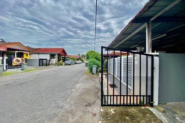 TAMAN INTAN PERDANA (PKN. TELUK KEMANG)